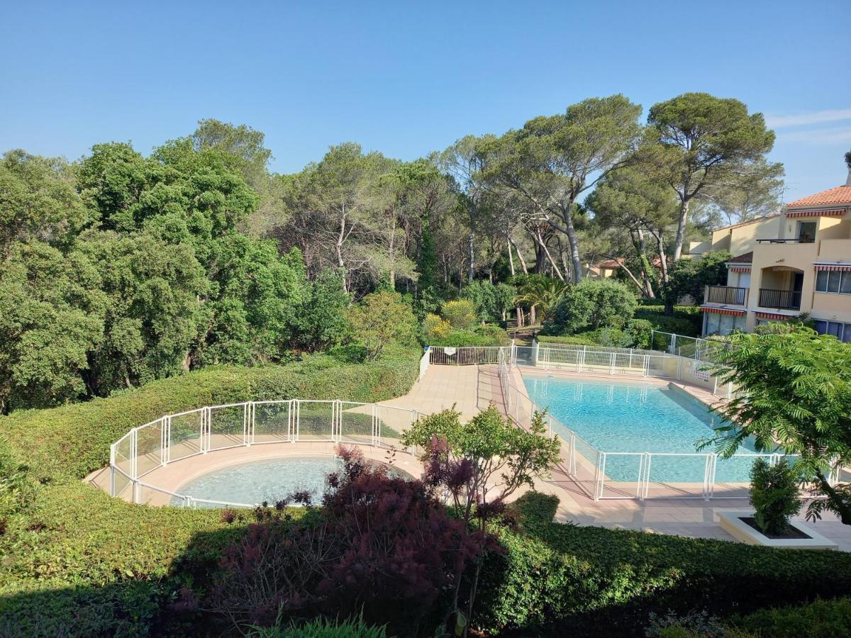 Les Hauts Du Golf Rez De Jardin Piscine Tennis Saint-Raphaël 외부 사진